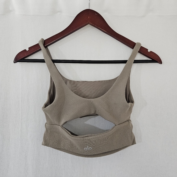 ALO Yoga Ribbed Slit Sports Bra in Gravel Tan Brown Women’s Size M - Picture 3 of 4